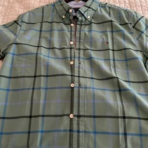 Tommy Hilfiger new never worn sizE large